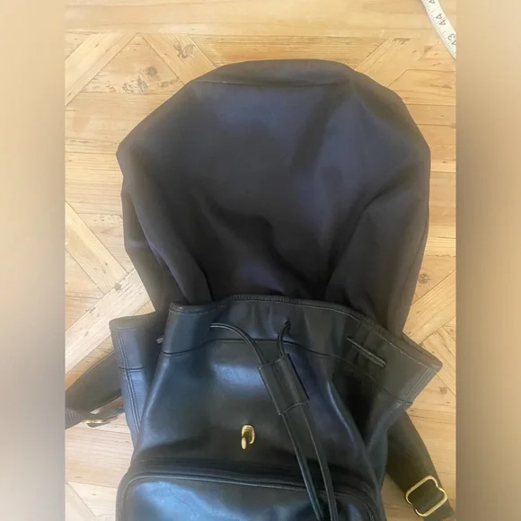 🎀 Super Rare Vintage Coach Retro Classsic Black Leather Backpack EUC Spacious - Picture 6 of 9